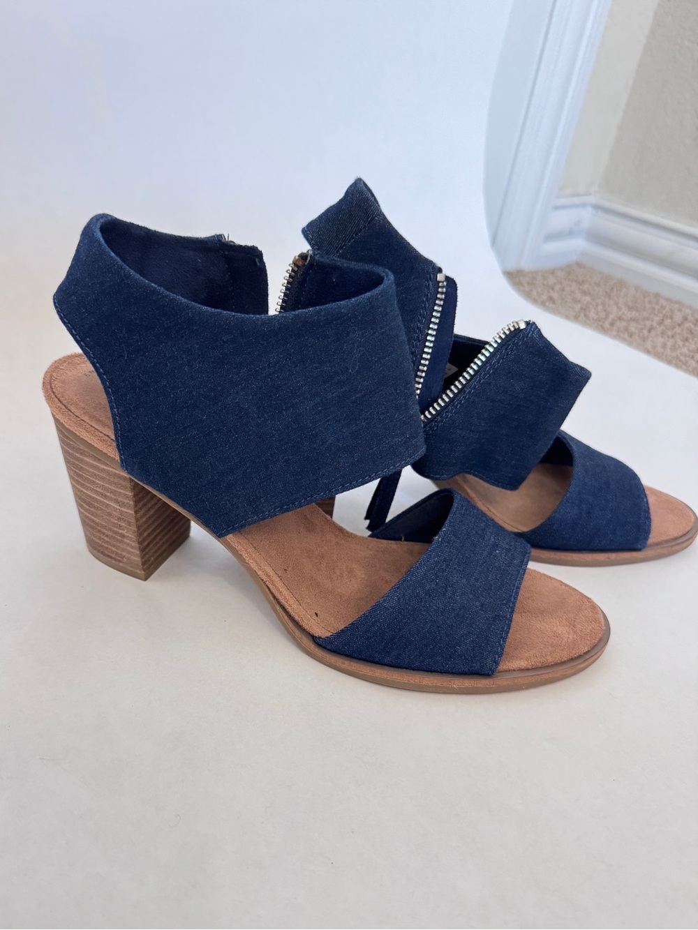 Toms Navy Denim Block Heel Sandals sz9